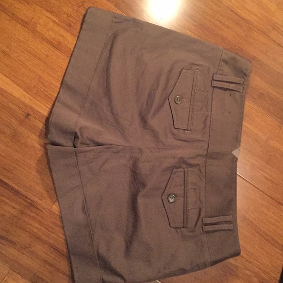 Express Shorts - Picture 4 of 6